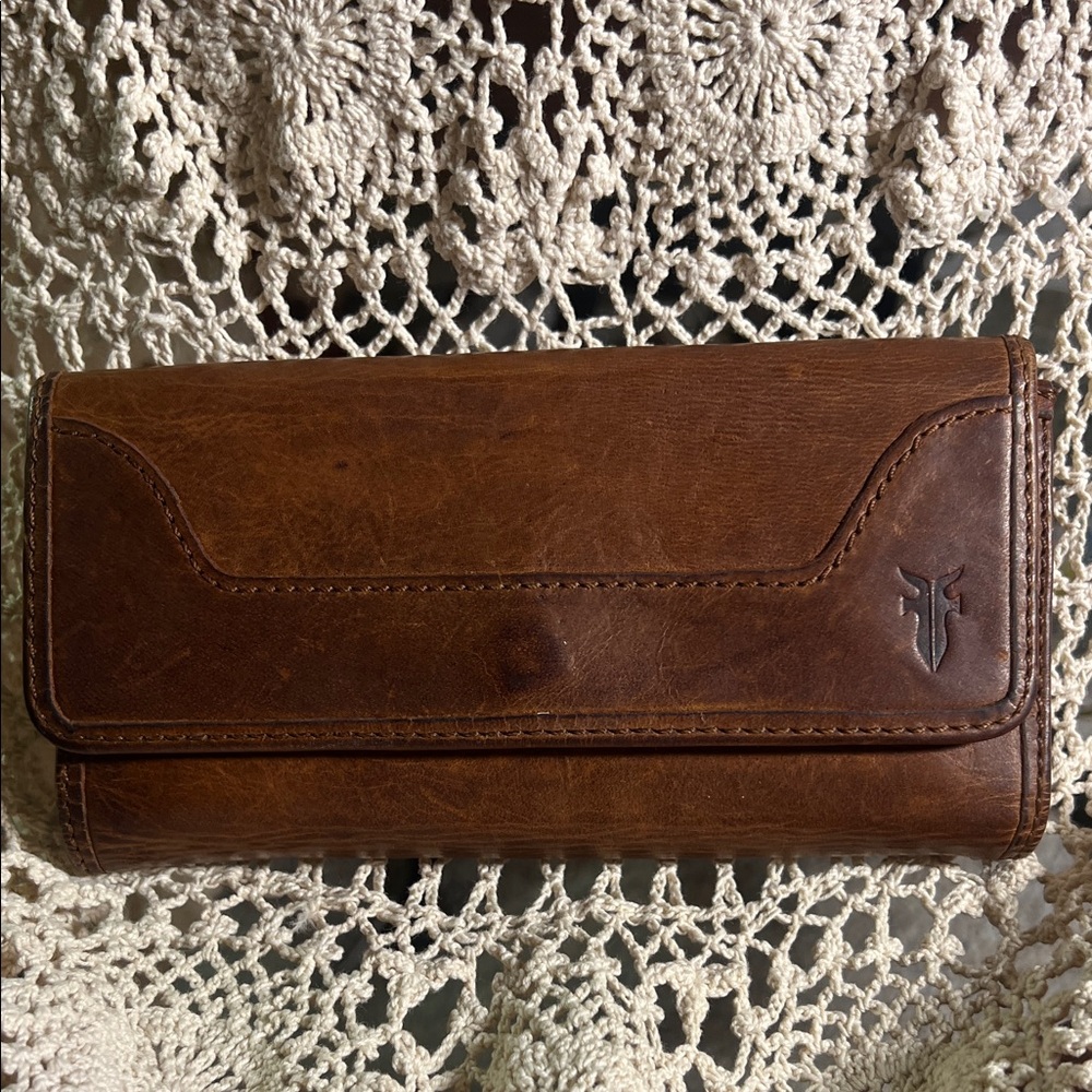 FRYE Rich Brown Leather Wallet
